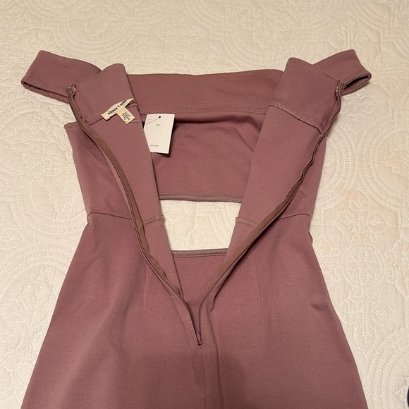 NWT UO Silence + Noise Off-The-Shoulder Slashed Ponte Mini Dress in Mauve Size S - Picture 15 of 16